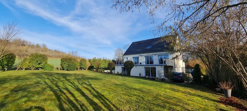 Propriété - 196 m² - 8 pièces