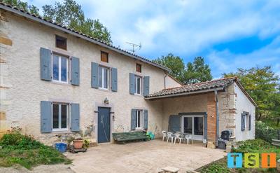Maison - 161 m² - 6 pièces
