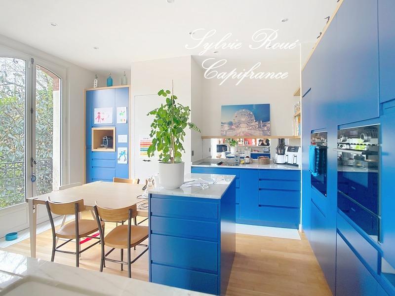 Maison - 430 m² - 12 pièces