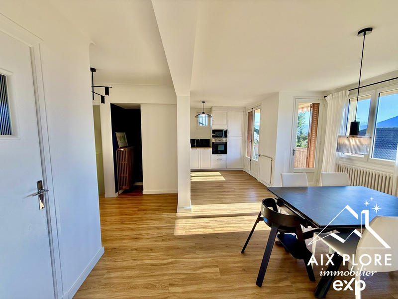 Maison traditionnelle - 121 m² - 6 pièces