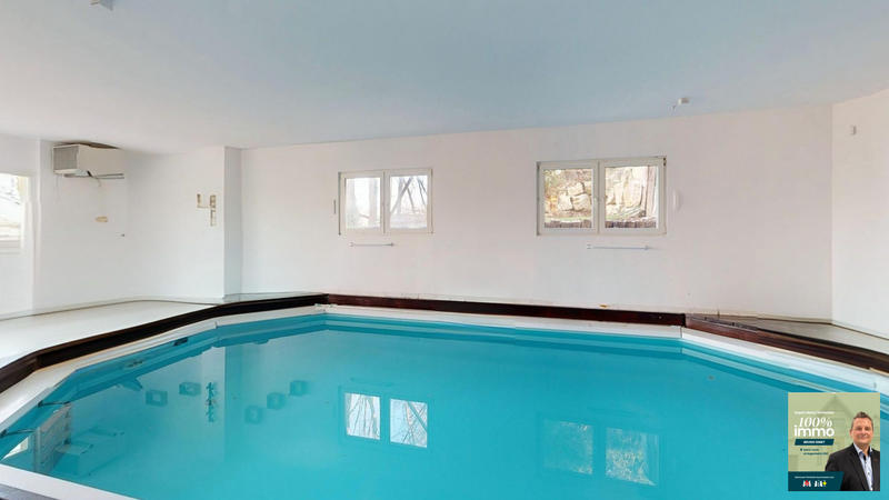 Maison - 390 m² - 12 pièces