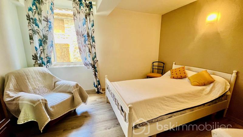 Maison en pierre - 185 m² - 12 pièces