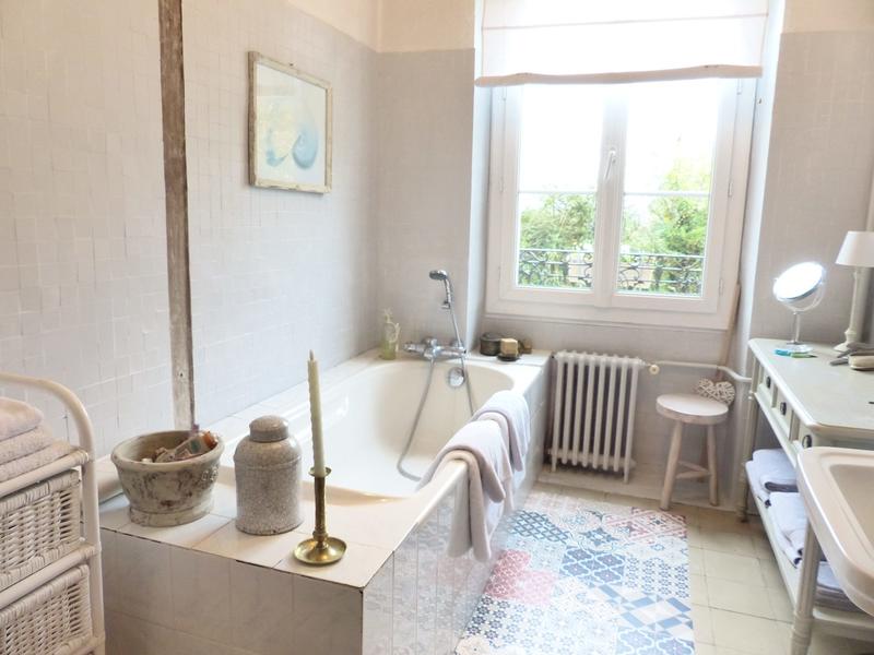 Maison ancienne - 518 m² - 30 pièces