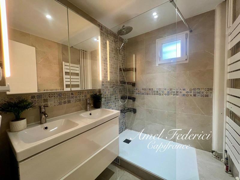 Appartement - 92 m² - 5 pièces