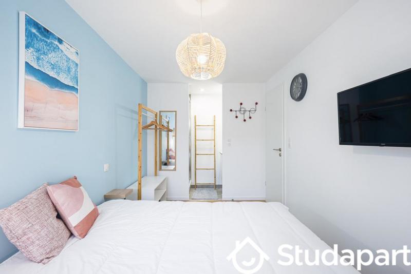 Chambre - 11 m² - 1 pièce