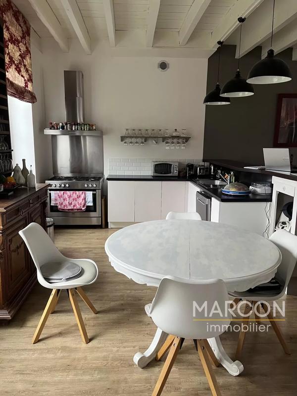 Maison - 250 m² - 3 pièces