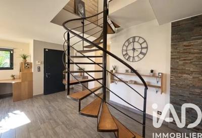 Maison - 147 m² - 7 pièces