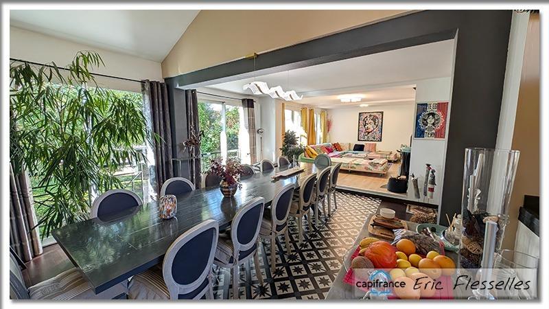 Maison - 208 m² - 9 pièces