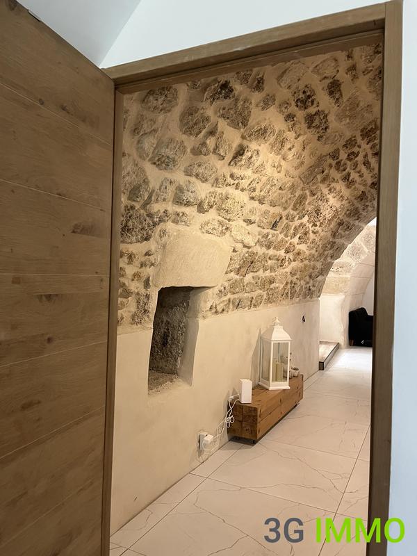 Maison - 244 m² - 9 pièces