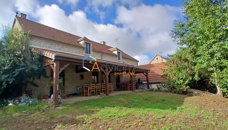 Maison - 239 m² - 7 pièces