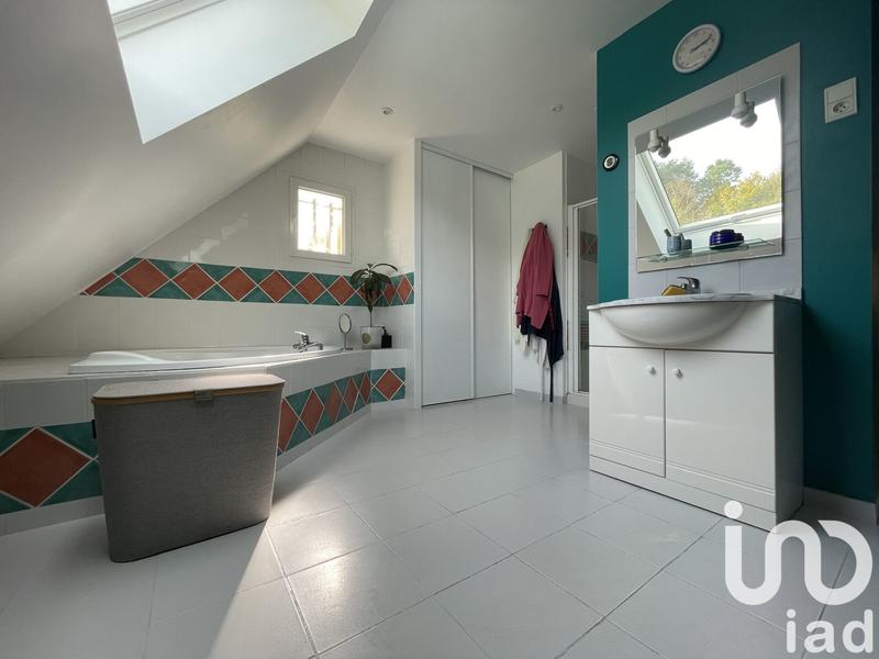 Maison - 237 m² - 7 pièces