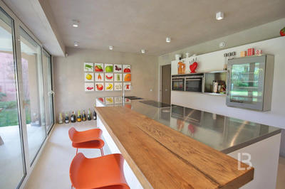 Appartement - 240 m² - 8 pièces