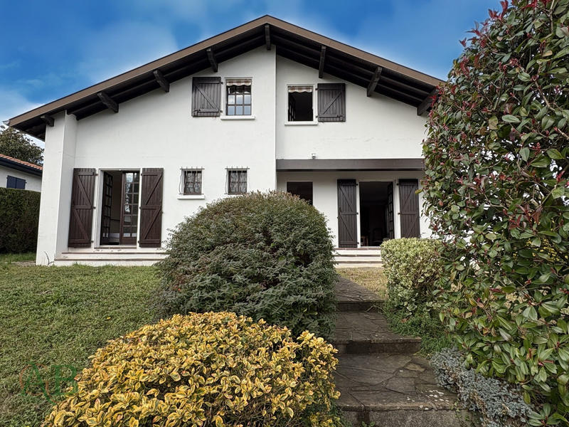 Maison - 138 m² - 6 pièces