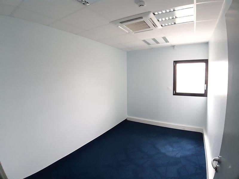 Local commercial - 227 m² - 7 pièces