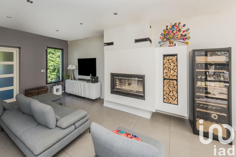 Maison - 225 m² - 8 pièces