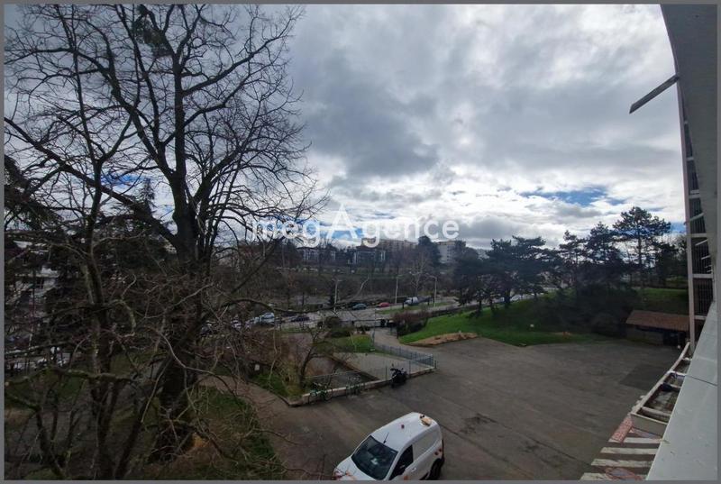 Appartement - 80 m² - 4 pièces