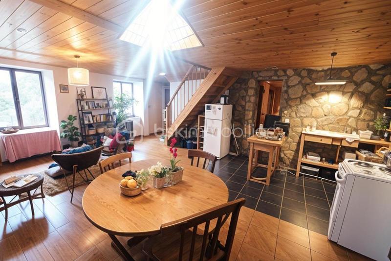 Maison de village - 94 m² - 4 pièces