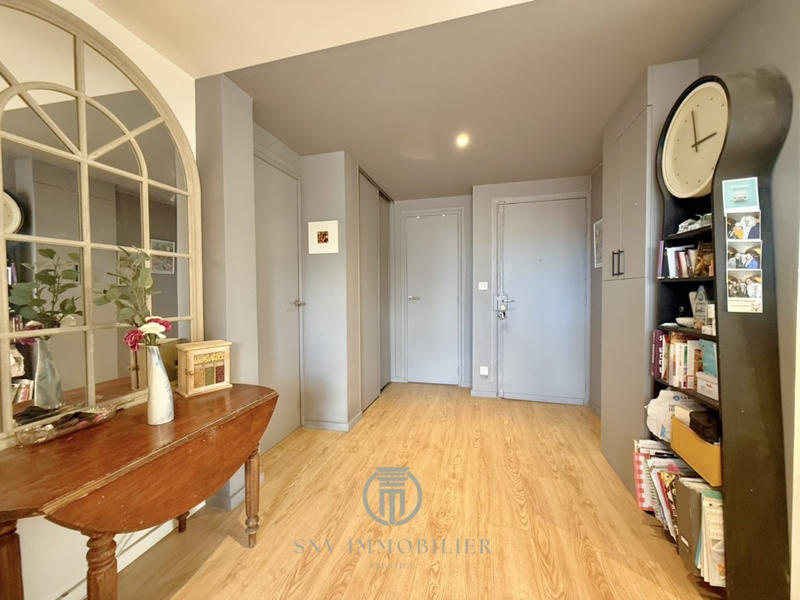 Appartement - 93 m² - 5 pièces