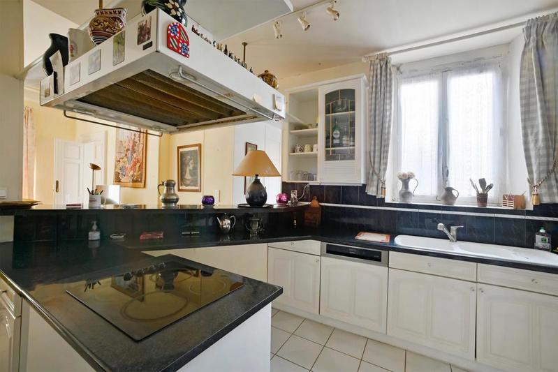 Appartement - 220 m² - 5 pièces