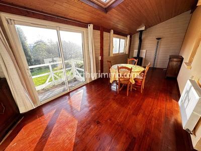 Maison - 102 m² - 4 pièces