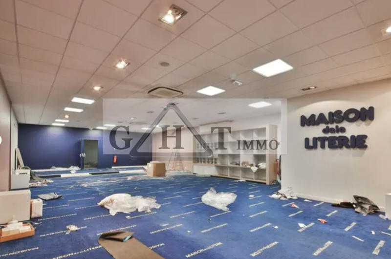 Local commercial - 481 m²