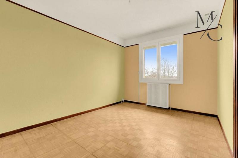 Maison - 233 m² - 8 pièces