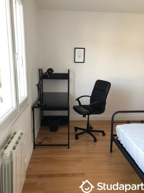 Chambre - 13 m² - 1 pièce