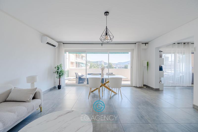 Appartement - 98 m² - 4 pièces