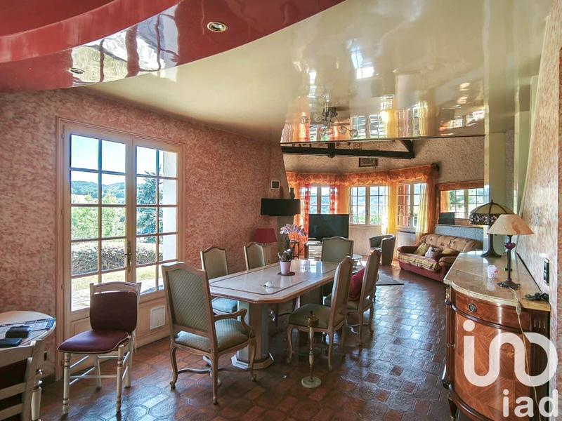 Maison - 184 m² - 9 pièces