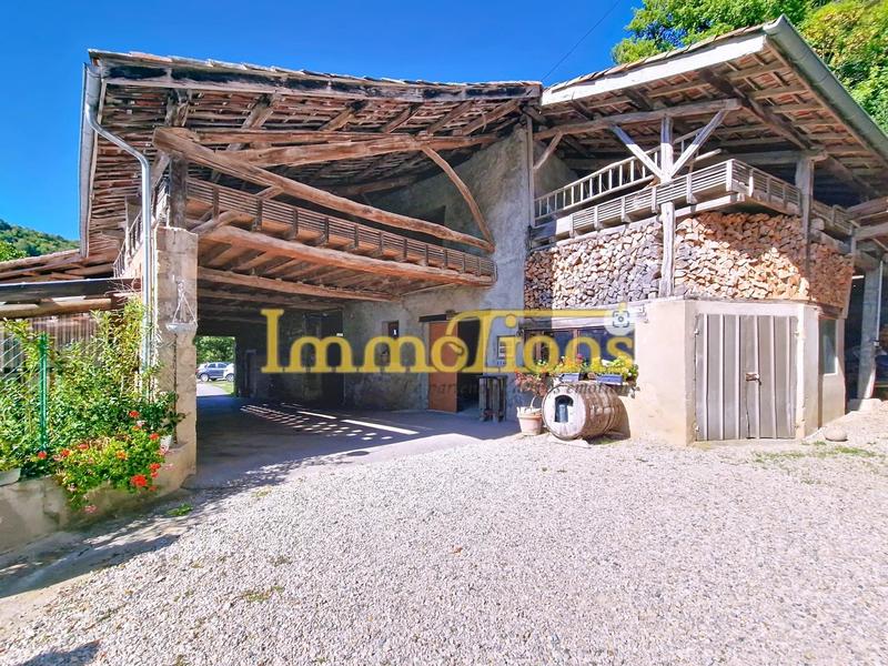 Maison - 210 m² - 7 pièces