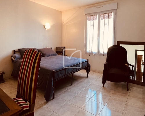 Maison - 281 m² - 9 pièces