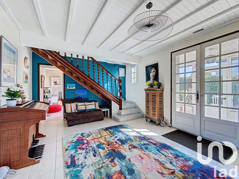 Maison - 161 m² - 8 pièces