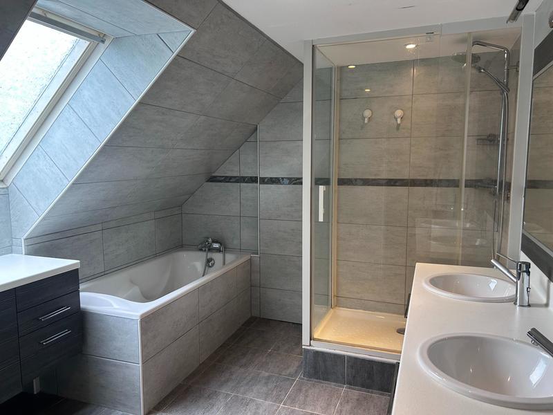 Maison - 99 m² - 5 pièces