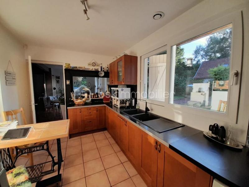 Propriété - 185 m² - 8 pièces