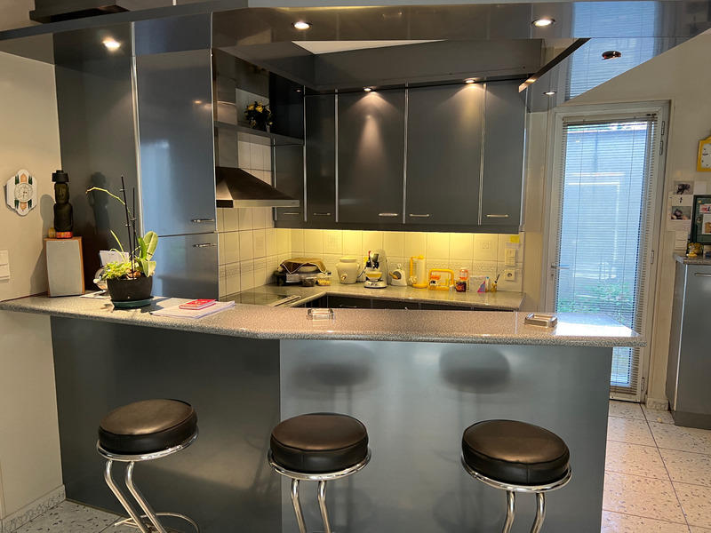 Maison - 300 m² - 9 pièces