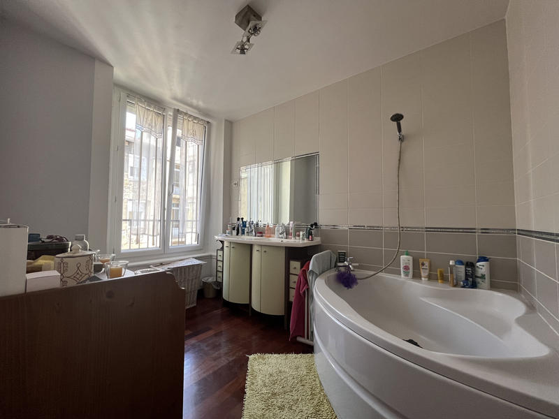 Appartement - 165 m² - 5 pièces