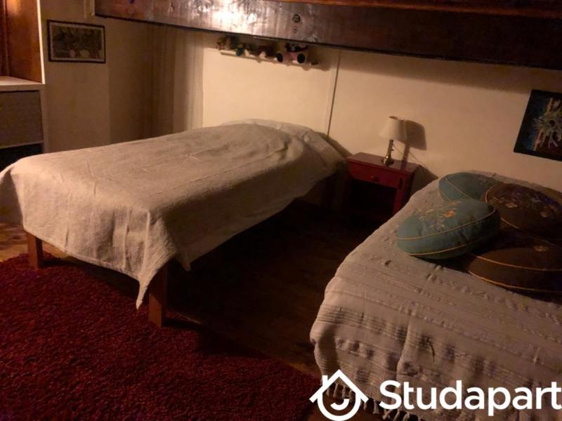 Chambre - 10 m² - 1 pièce