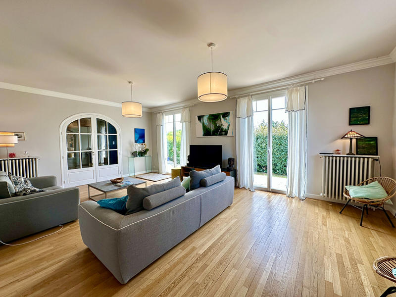 Maison - 200 m² - 8 pièces