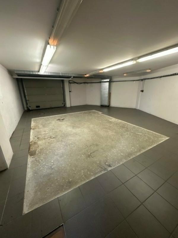 Local d'activité / Entrepôt - 670 m²