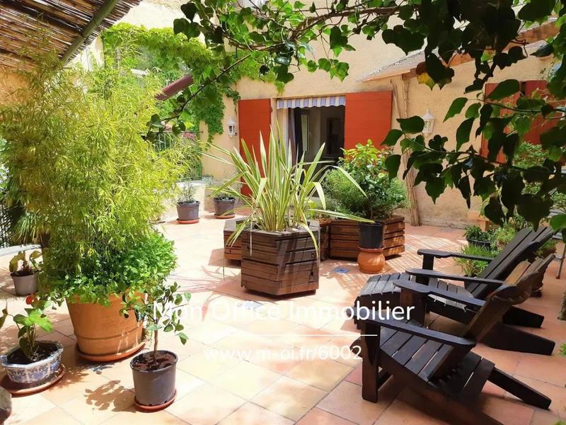 Maison de maîtres - 350 m² - 9 pièces