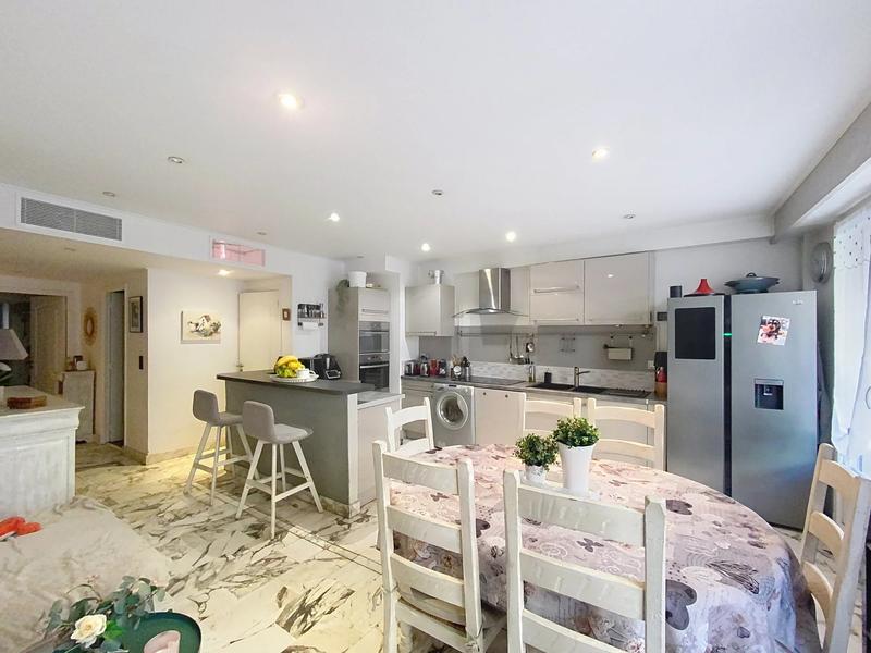 Appartement - 76 m² - 4 pièces