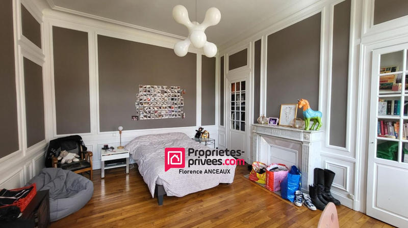 Maison - 326 m² - 8 pièces