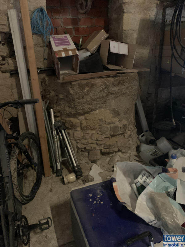 Maison - 200 m² - 1 pièce