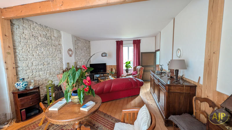 Maison - 140 m² - 6 pièces