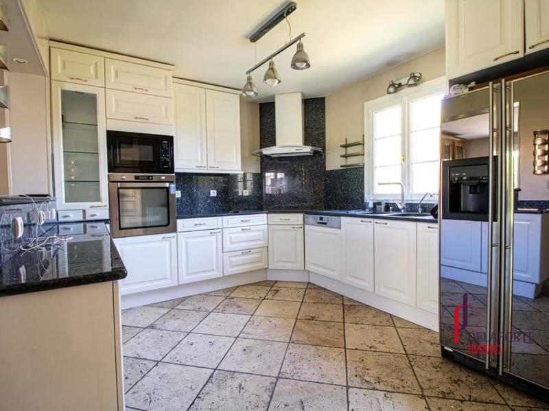 Maison traditionnelle - 168 m² - 6 pièces