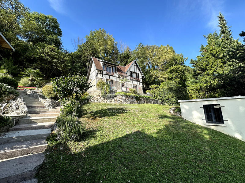 Maison - 138 m² - 6 pièces