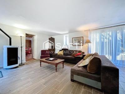 Maison - 152 m² - 8 pièces