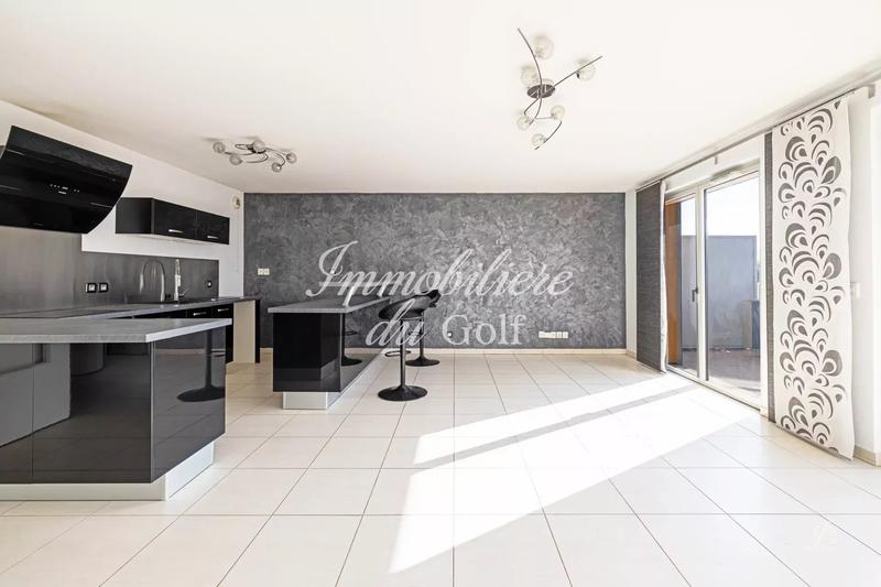 Appartement - 94 m² - 4 pièces