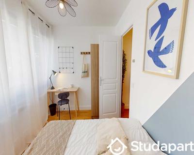 Chambre - 90 m² - 1 pièce