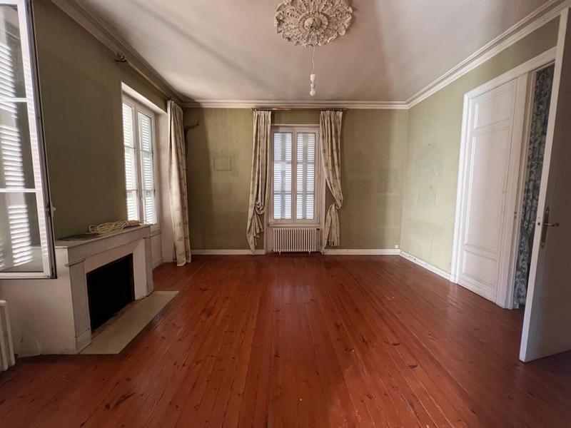 Château - 430 m² - 2 pièces